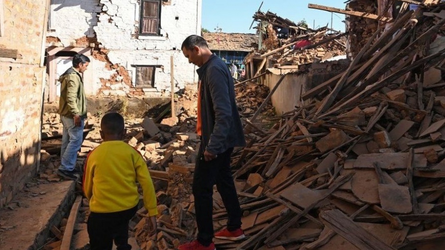 Ít nhất 157 người chết, hơn 200 người bị thương do động đất ở Nepal